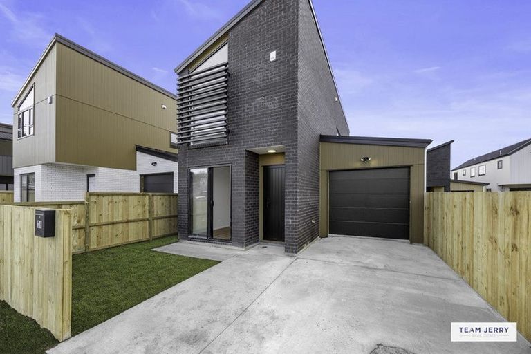 Photo of property in 36 Stableford Crescent, Opaheke, 2113