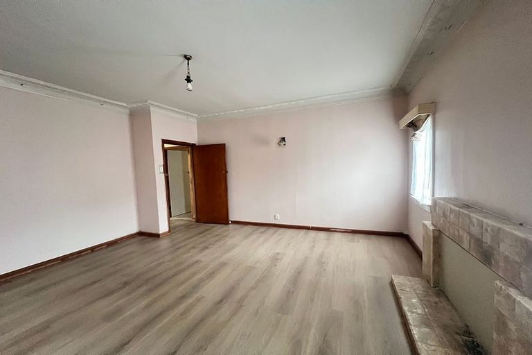 Photo of property in 39 Cambridge Terrace, Papatoetoe, Auckland, 2025