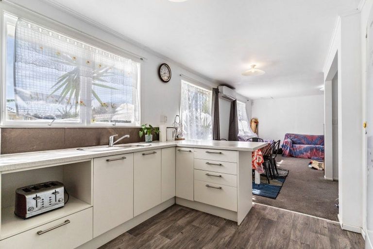 Photo of property in 11 Eastburn Street, Papakura, 2110