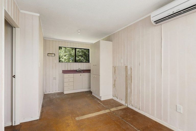 Photo of property in 16 Penguin Grove, Waitangirua, Porirua, 5024