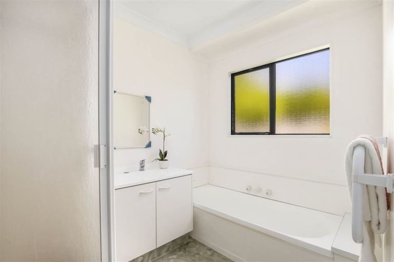 Photo of property in 4 Halcione Close, Flagstaff, Hamilton, 3210