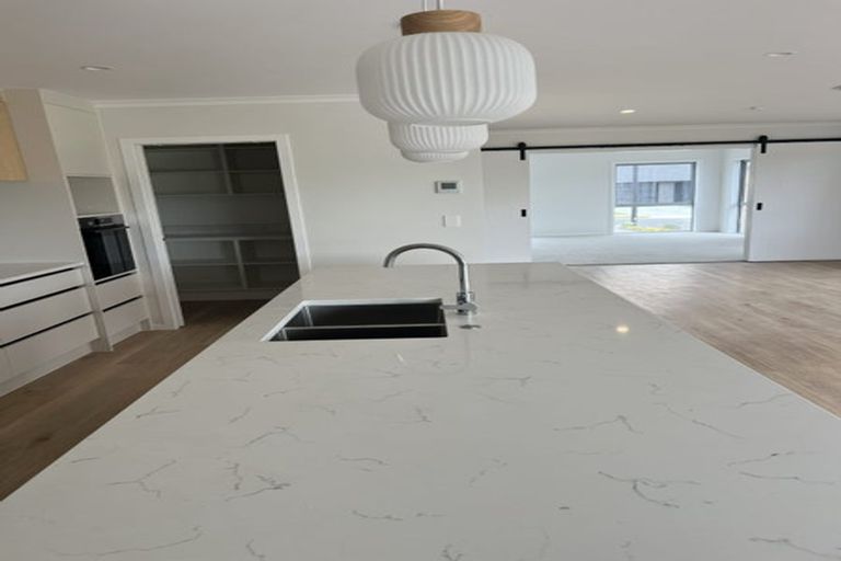 Photo of property in 11 Pukatea Crescent, Owhata, Rotorua, 3010