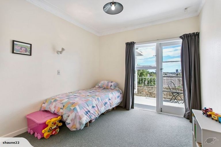 Photo of property in 30 Orams Road, Hillpark, Auckland, 2102