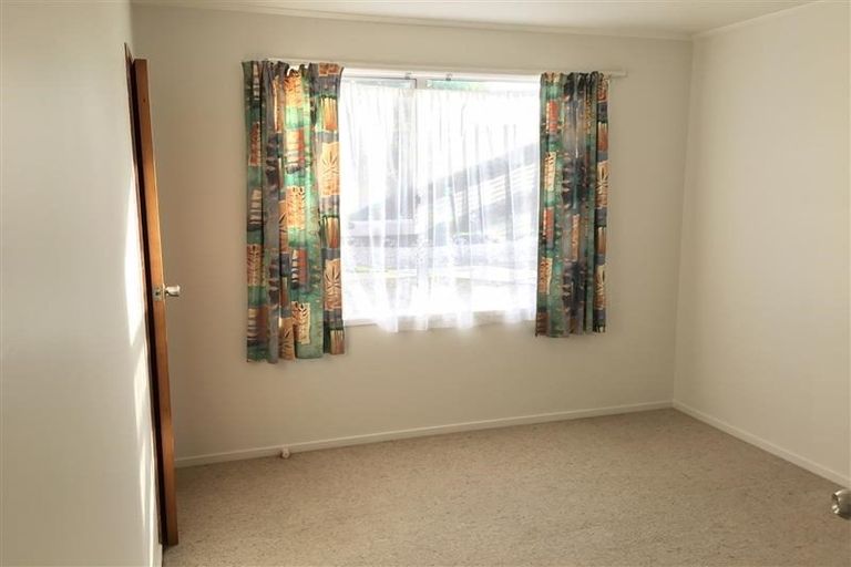 Photo of property in 36 Lisa Rise, Half Moon Bay, Auckland, 2012