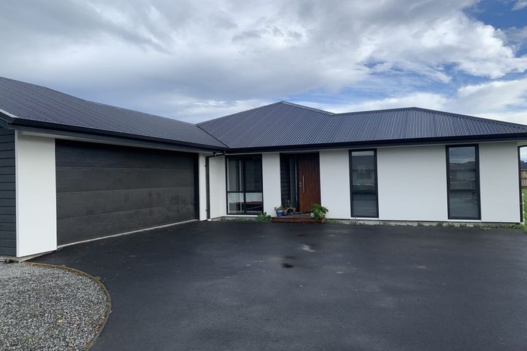 Photo of property in 14 Suffolk Drive, Kirwee, 7571