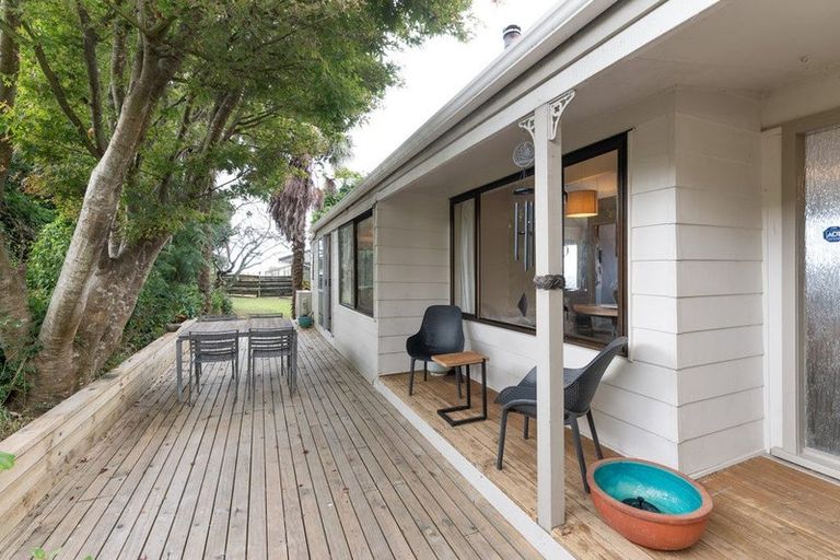 Photo of property in 4 Cyclarama Crescent, Massey, Auckland, 0614