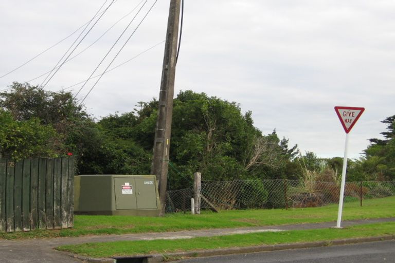Photo of property in 173 Sandspit Road, Shelly Park, Auckland, 2014