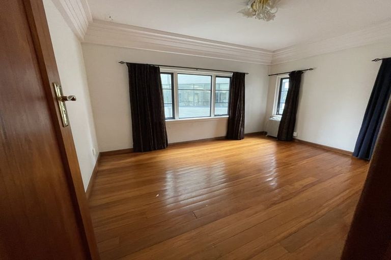 Photo of property in Westhaven Apartments, 11/127 Molesworth Street, Thorndon, Wellington, 6011