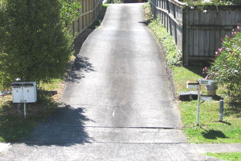 Photo of property in 1/207 Glamorgan Drive, Torbay, Auckland, 0630