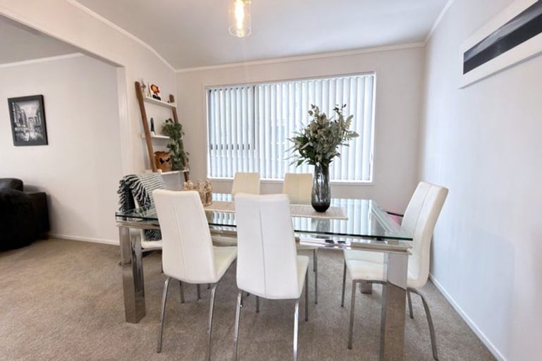 Photo of property in 16 Onetaunga Road, Chatswood, Auckland, 0626