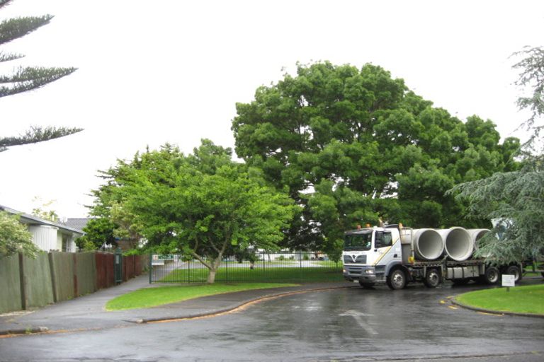 Photo of property in 81 Chichester Drive, Rosehill, Papakura, 2113