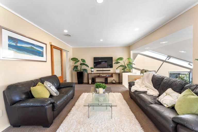 Photo of property in 37 Pigeon Mountain Road, Half Moon Bay, Auckland, 2012