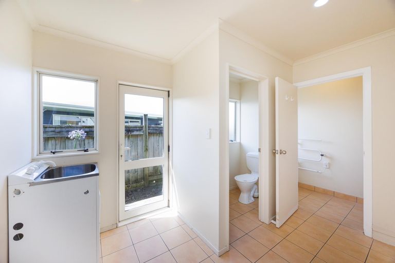 Photo of property in 23a Dorset Crescent, Hokowhitu, Palmerston North, 4410