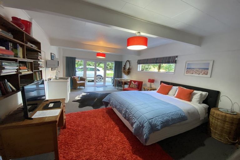 Photo of property in 1 Kopanga Road, Havelock North, 4130