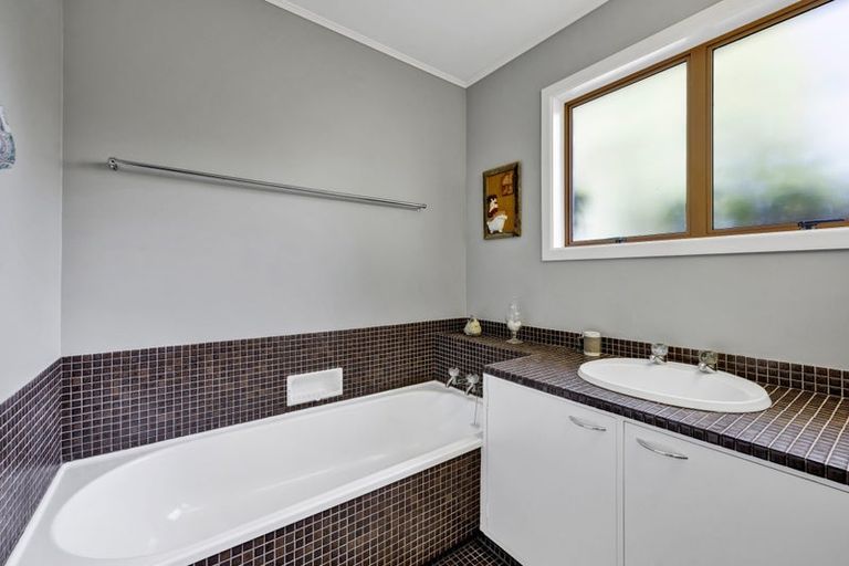 Photo of property in 116 Weraroa Road, Waverley, 4510