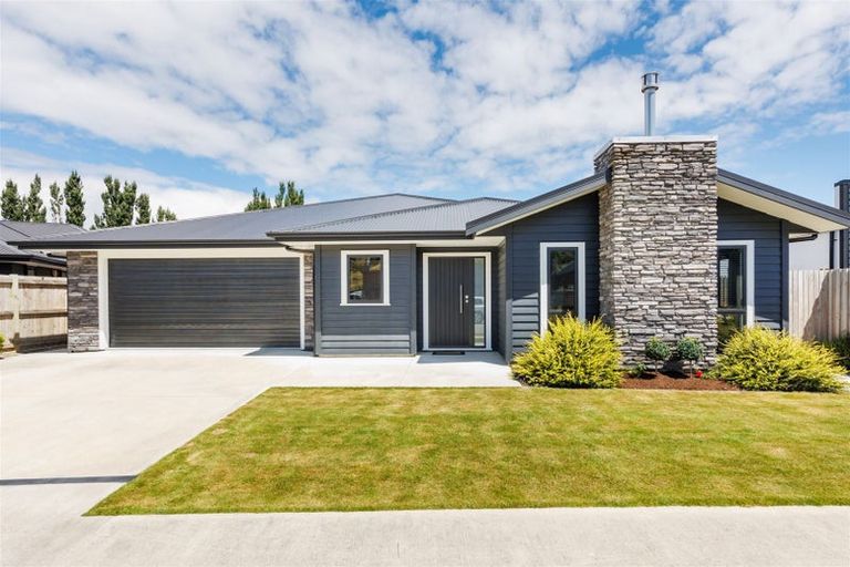 Photo of property in 36 Freedom Drive, Kelvin Grove, Palmerston North, 4414