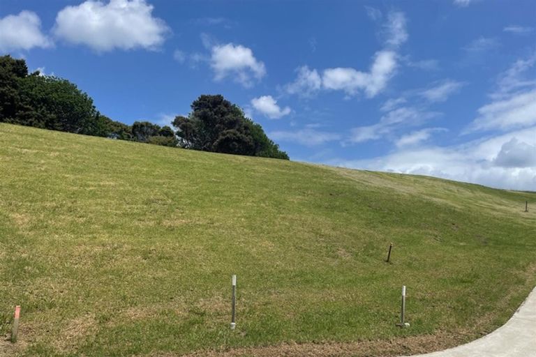 Photo of property in 14 Starlight Place, Langs Beach, 0582