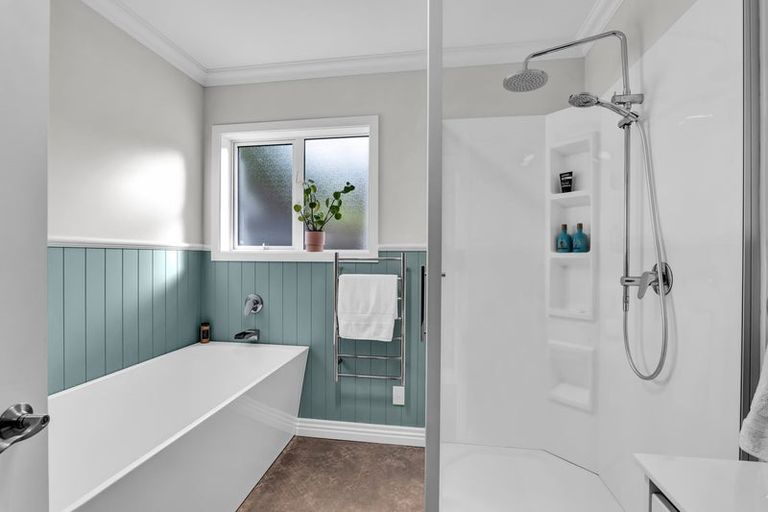 Photo of property in 1a Squire Place, Blagdon, New Plymouth, 4310