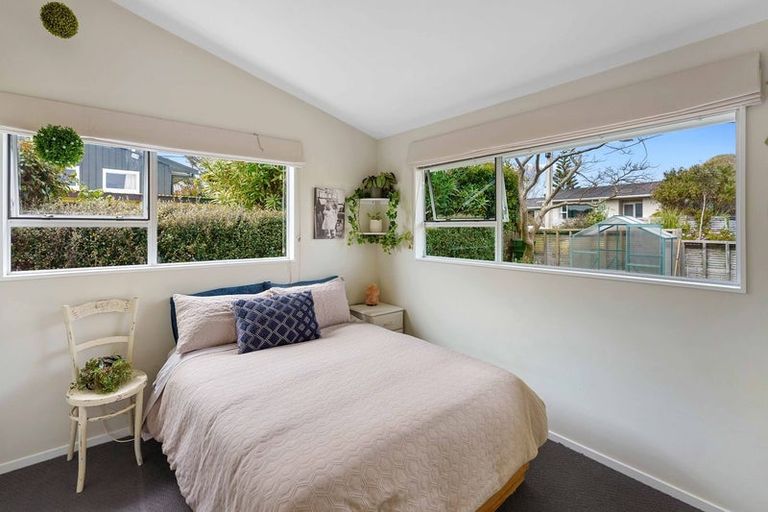 Photo of property in 7 Kawau Grove, Waikanae Beach, Waikanae, 5036