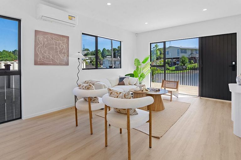 Photo of property in 11 Glenfinn Place, Massey, Auckland, 0614