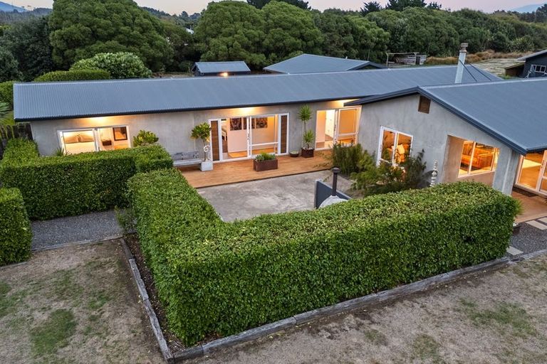 Photo of property in 14 Pairuku Lane, Peka Peka, Waikanae, 5391