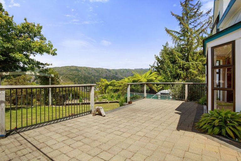 Photo of property in 203 Holborn Drive, Stokes Valley, Lower Hutt, 5019