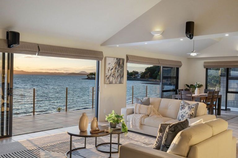 Photo of property in 42 Manganese Point Road, Tamaterau, Whangarei, 0174