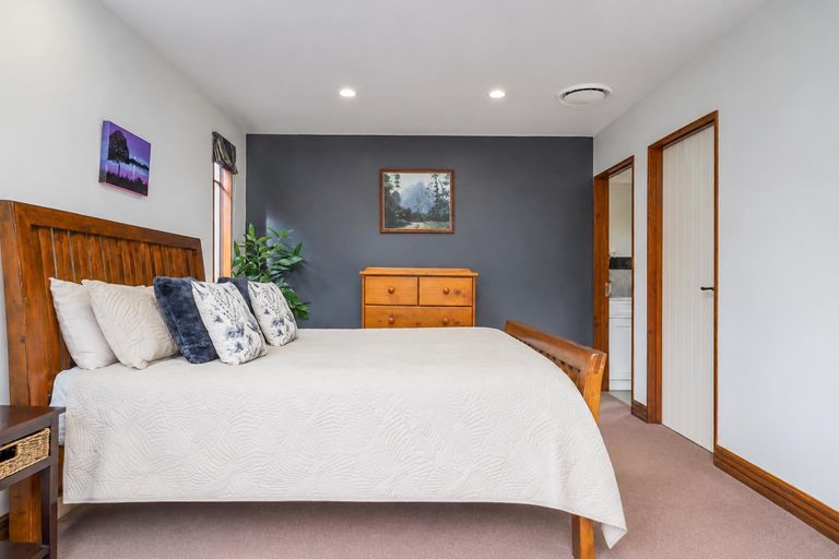 Photo of property in 30 Oaklands Drive, Cambridge, 3434