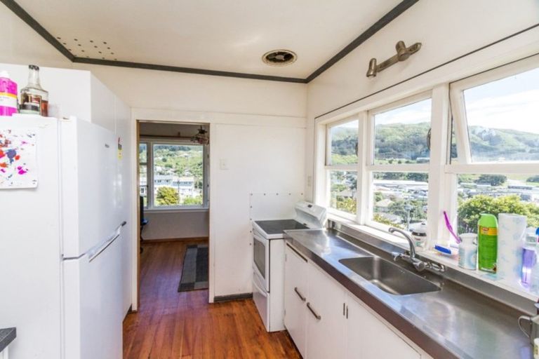 Photo of property in 9 Anthony Street, Tawa, Wellington, 5028