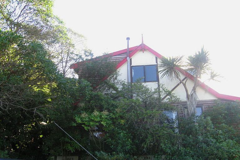 Photo of property in 34 Pekanga Road, Normandale, Lower Hutt, 5010