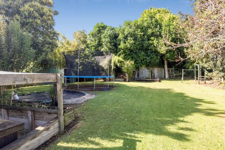 Photo of property in 17 Howden Street, Waiuku, 2123
