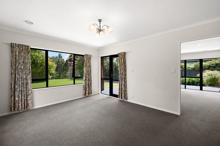 Photo of property in 17 Montrose Crescent, Huntington, Hamilton, 3210