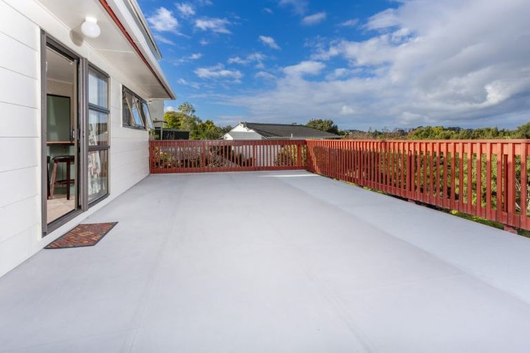 Photo of property in 134 Chelsea View Drive, Chatswood, Auckland, 0626