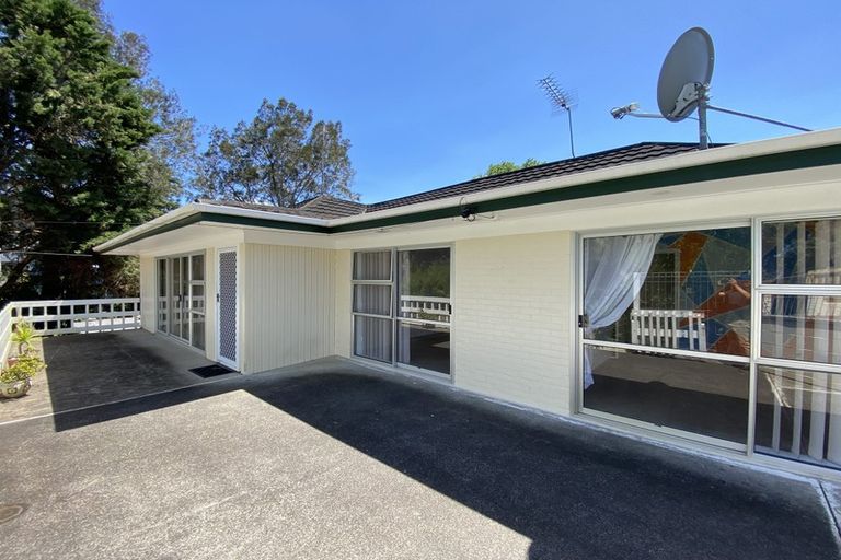 Photo of property in 41 Cron Avenue, Te Atatu South, Auckland, 0610