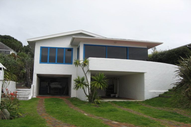 Photo of property in 90 Messenger Terrace, Oakura, 4314