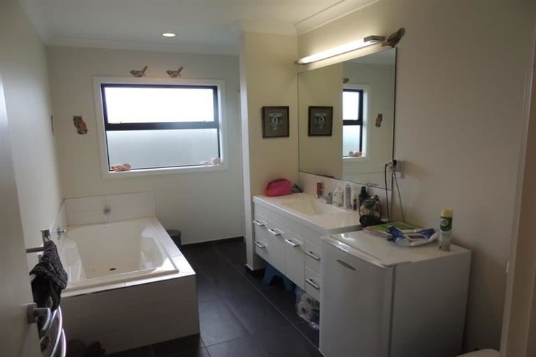 Photo of property in 4 Kapiti Drive, Poraiti, Napier, 4112