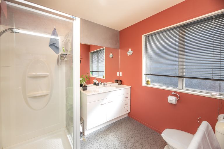 Photo of property in 2 Evergreen Place, Parklands, Christchurch, 8083