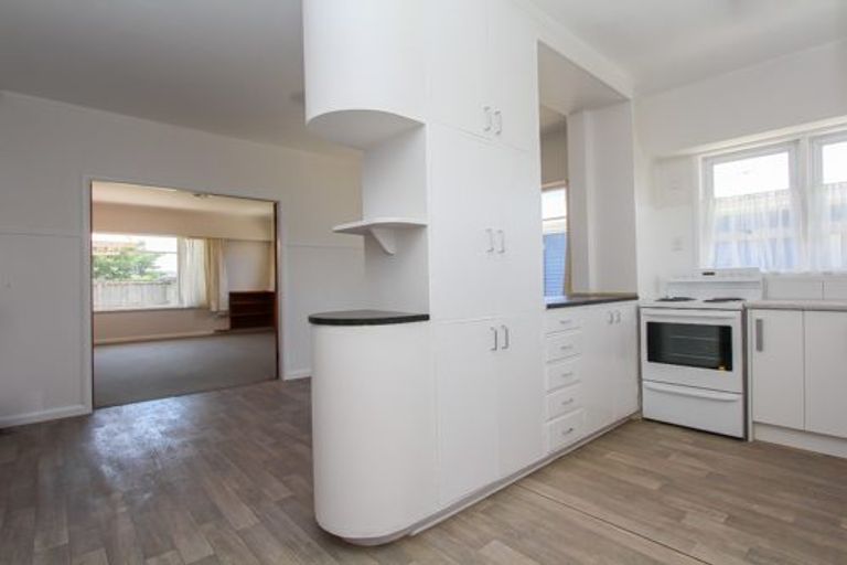 Photo of property in 18 Oxford Street, Fairfield, Hamilton, 3214