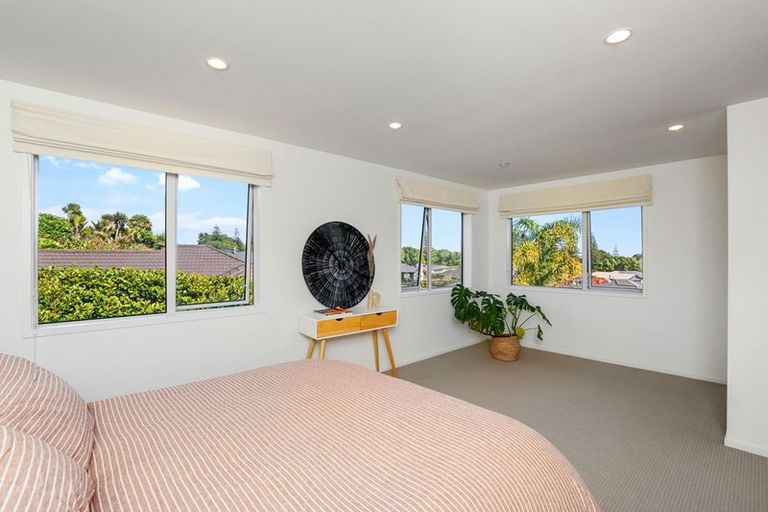 Photo of property in 17 Links Drive, Waiwhakaiho, New Plymouth, 4312