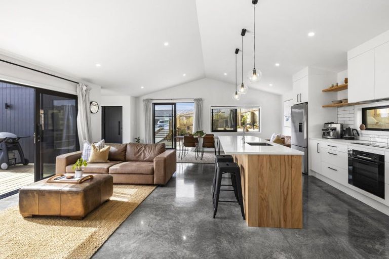 Photo of property in 102 Omahina Street, Raglan, 3225