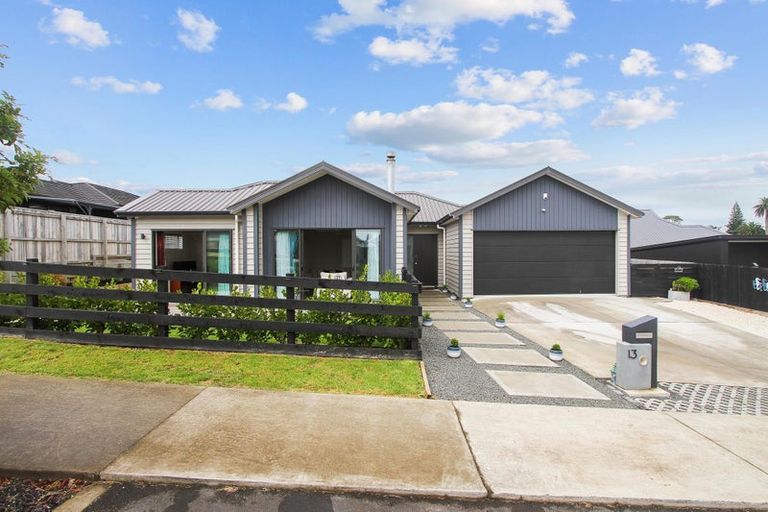 Photo of property in 13 Okohaka Avenue, Glenbrook, Waiuku, 2681
