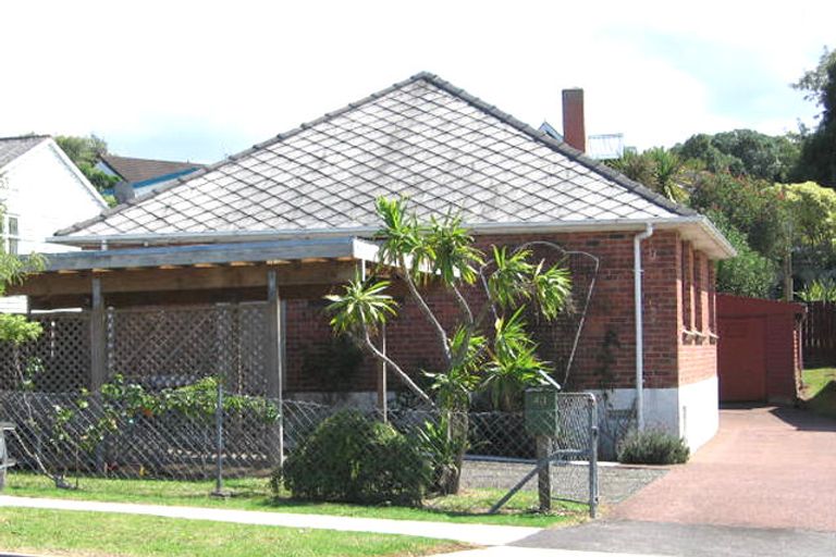 Photo of property in 1/43 Hutchinson Avenue, New Lynn, Auckland, 0600