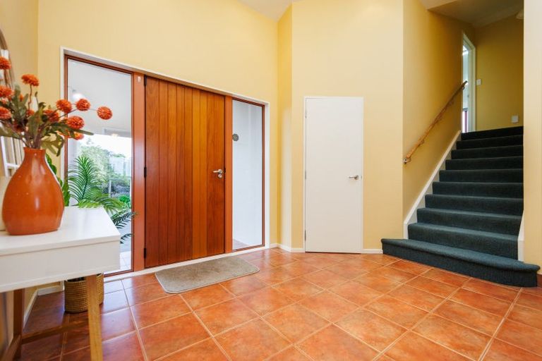 Photo of property in 25 Schnell Drive, Kelvin Grove, Palmerston North, 4414