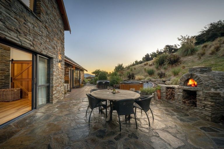 Photo of property in 1147b Lake Hawea-albert Town Road, Albert Town, Wanaka, 9382