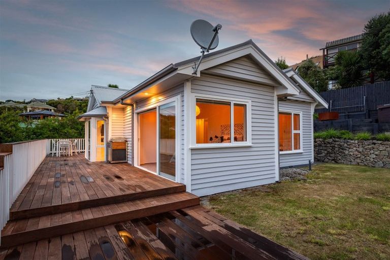 Photo of property in 1/182 Mount Pleasant Road, Mount Pleasant, Christchurch, 8081