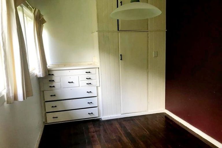 Photo of property in 233 Portage Road, Green Bay, Auckland, 0604