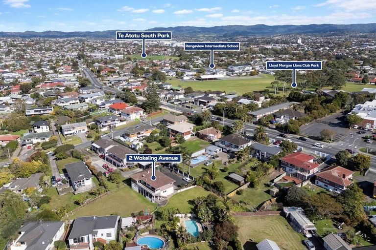 Photo of property in 2 Wakeling Avenue, Te Atatu South, Auckland, 0610