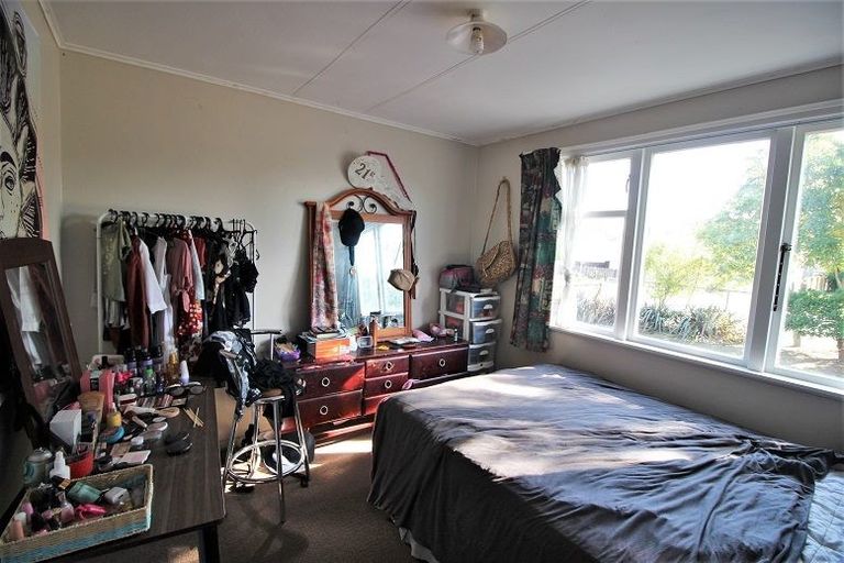 Photo of property in 12 Yeats Crescent, Fairfield, Hamilton, 3214