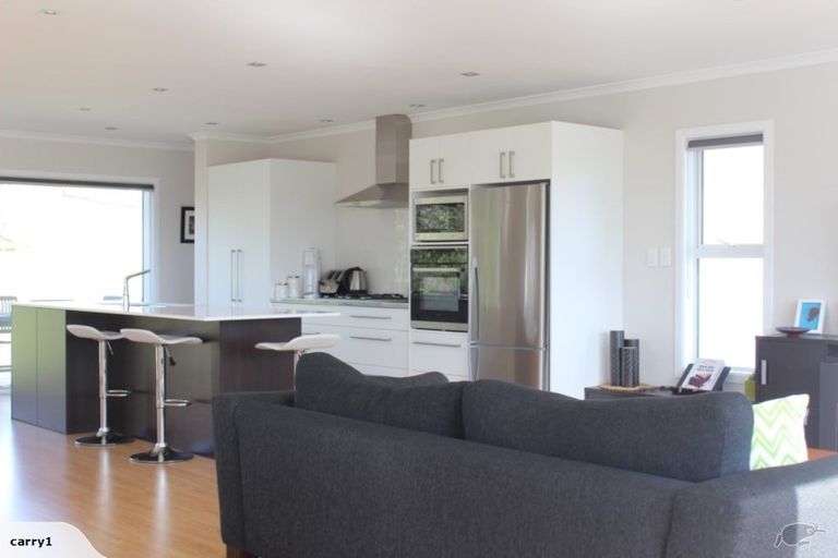 Photo of property in 584 Beach Road, Rothesay Bay, Auckland, 0630