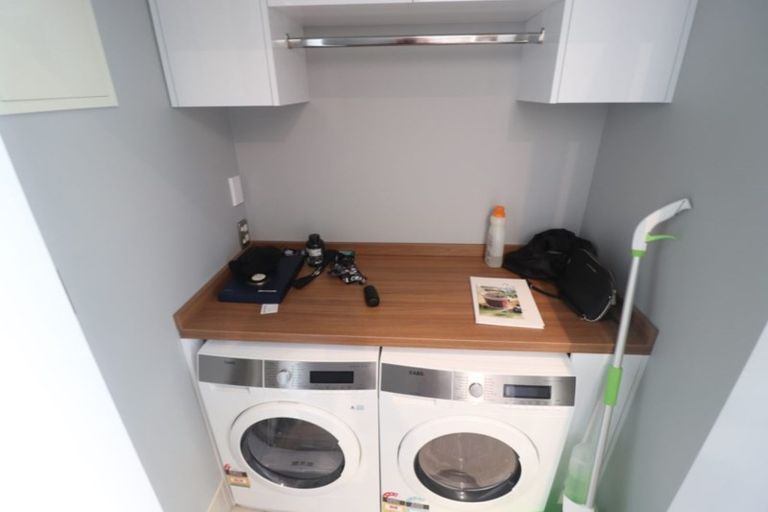 Photo of property in 7n Clearwater Cove, West Harbour, Auckland, 0618